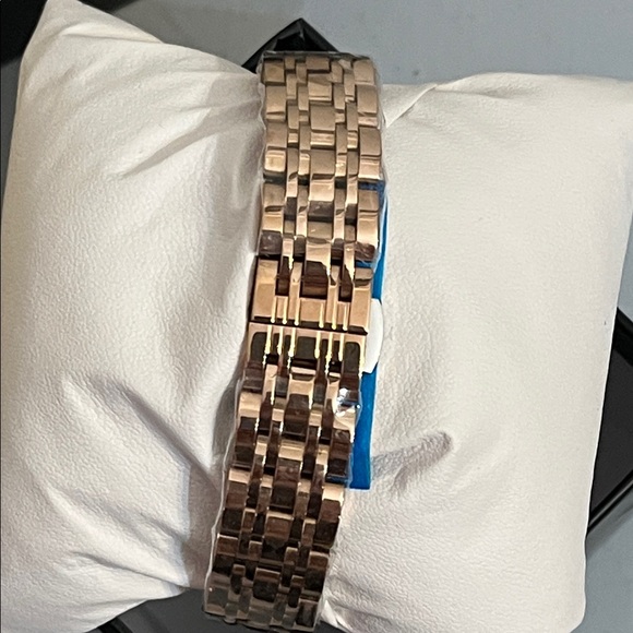 NWT Invicta Wildflower Princess Women's Watch - 26mm, Rose Gold (69327) - Picture 5 of 6